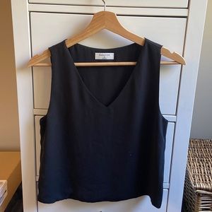 Aritzia, Babaton business tank top